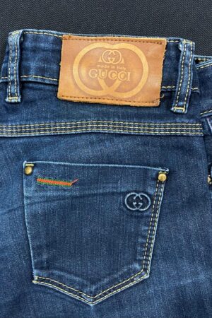 Pantalón Gucci, estilo recto